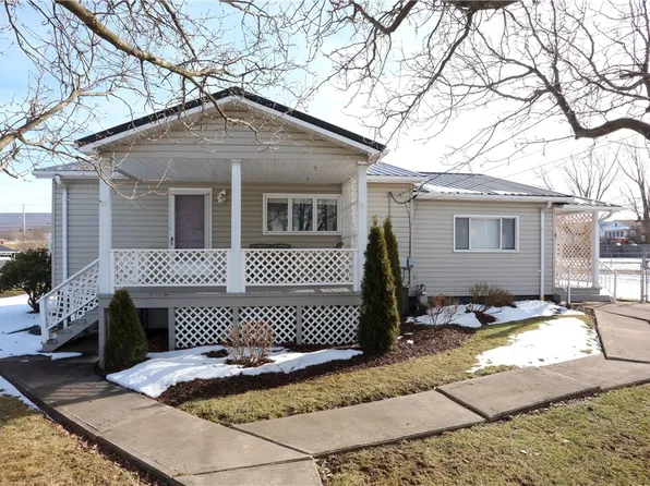 92 Kyle Ave, Fairchance, PA 15436