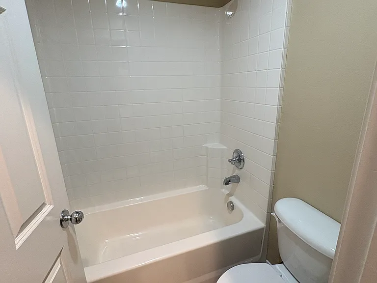 57 Crocus St — Photo 20