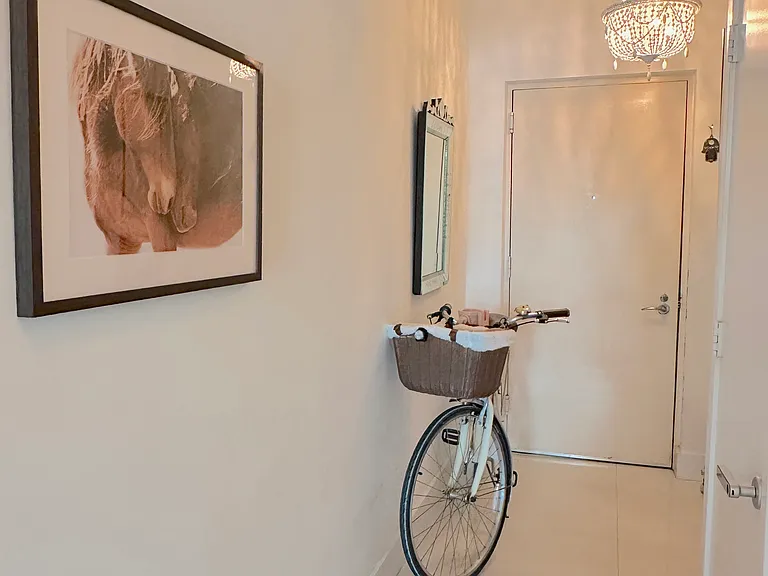 6000 Collins Ave #509 — Photo 16