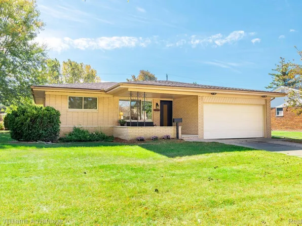 11308 Canterbury Dr, Sterling Heights, MI 48312