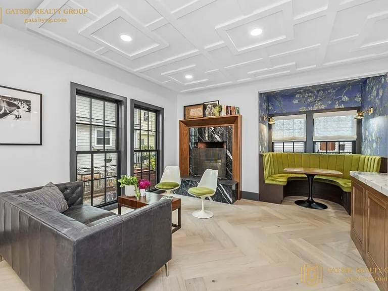 208 Windsor St — Photo 21