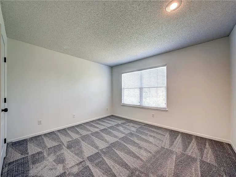15922 W 91st Ter — Photo 17