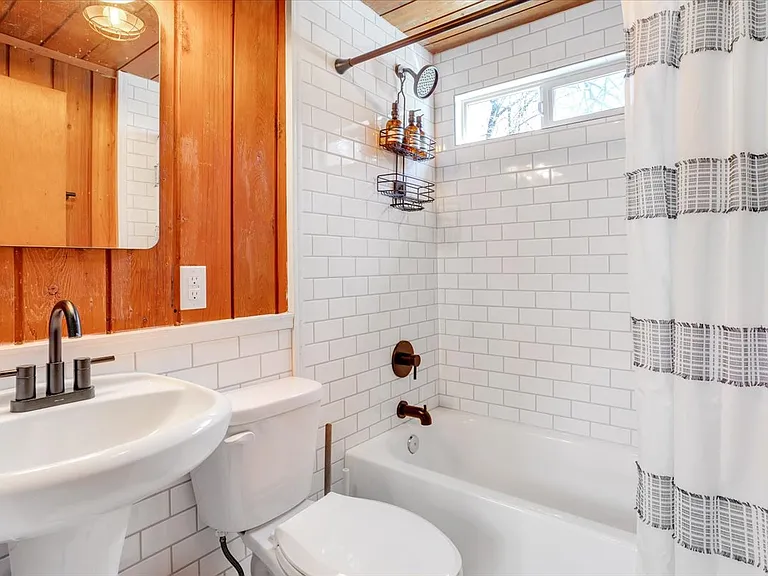 Crystal Falls Dr — Photo 19