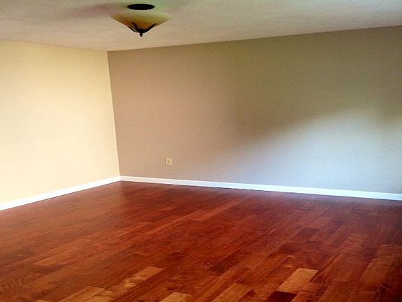 4th image of 112 Druid Hill Ave