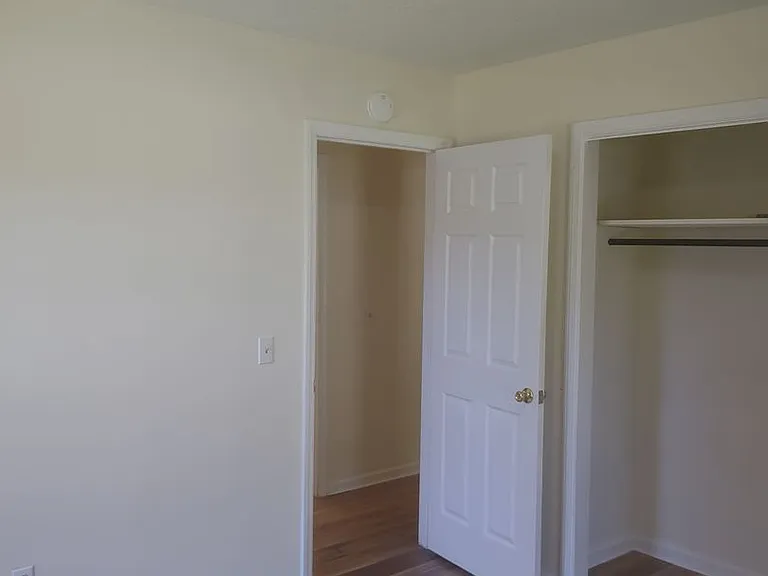 643 Folkstone Rd — Photo 17