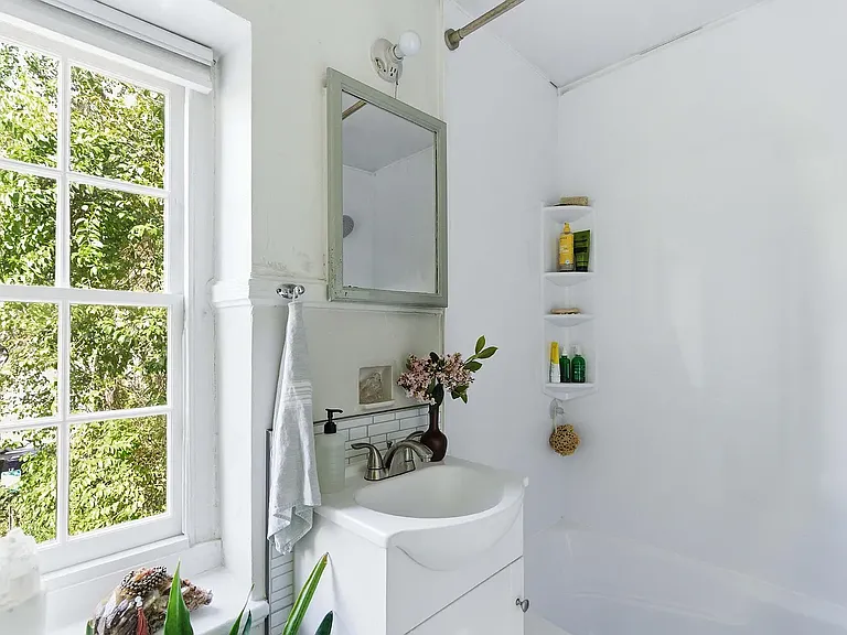 165 Rutledge Ave #D — Photo 1