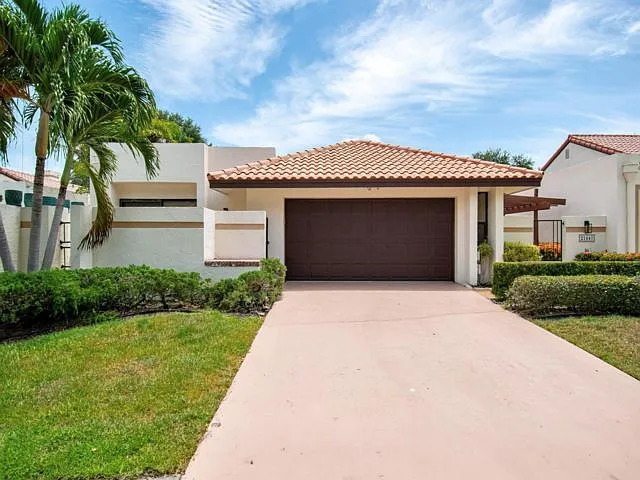 21440 Campo Allegro Dr
