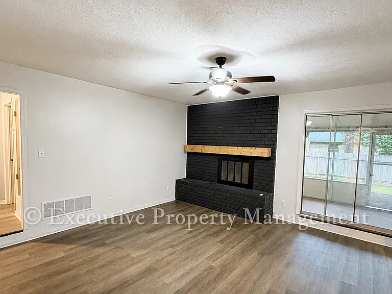 410 Jeffrey Ln — Photo 18