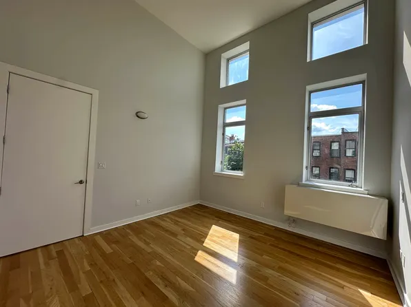 71-13 60 Lane image 14 of 28