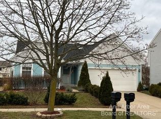 490 Waterbury Ct, Belleville, MI