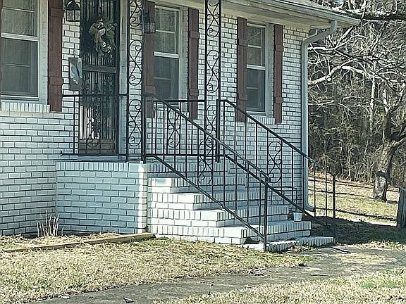 4th image of 2001 Chenoor Rd