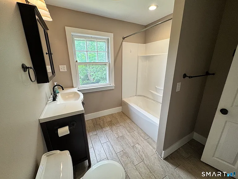 18 Spicer Ave — Photo 24