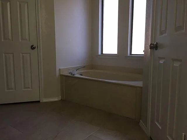Master Bathroom Jacuzzi