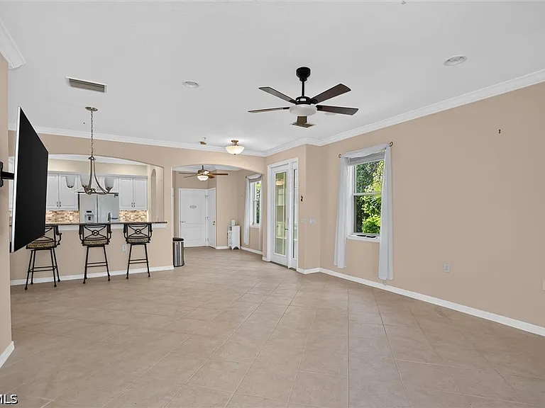 3241 Cottonwood Bnd #101 — Photo 11