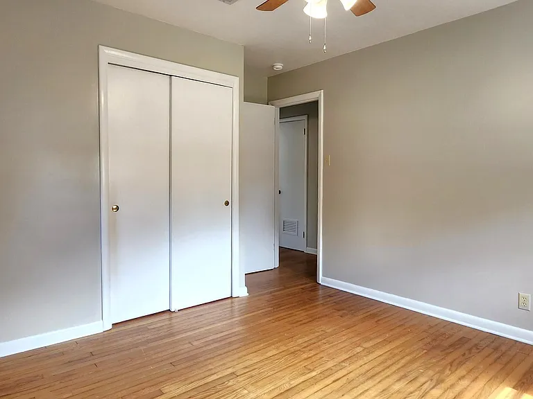 307 Live Oak St — Photo 9