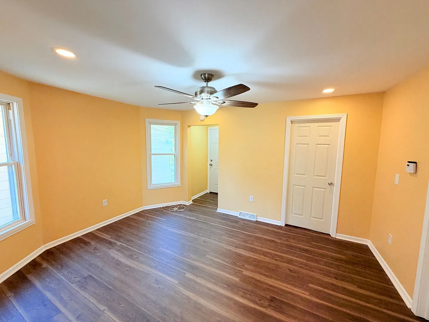 1 bed, 1.0 bath, $1,098 — Photo 3