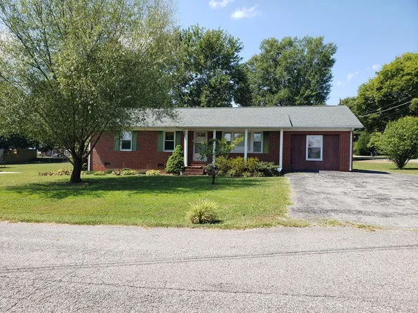 300 Chestnut St S, Bruceton, TN 38317
