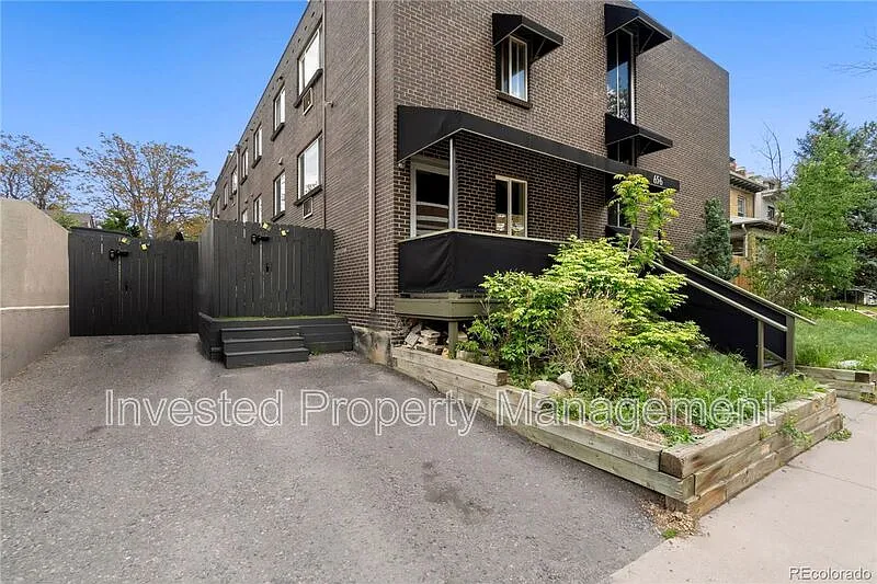 Building Photo - 656 N Logan St #8