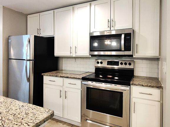 5th image of 8212 Ivy Hollow Dr