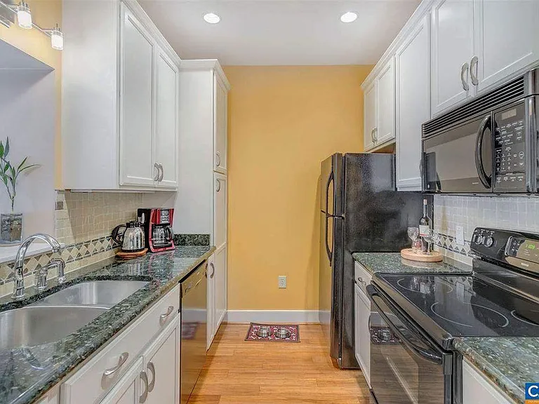 804 E Jefferson St #F — Photo 8