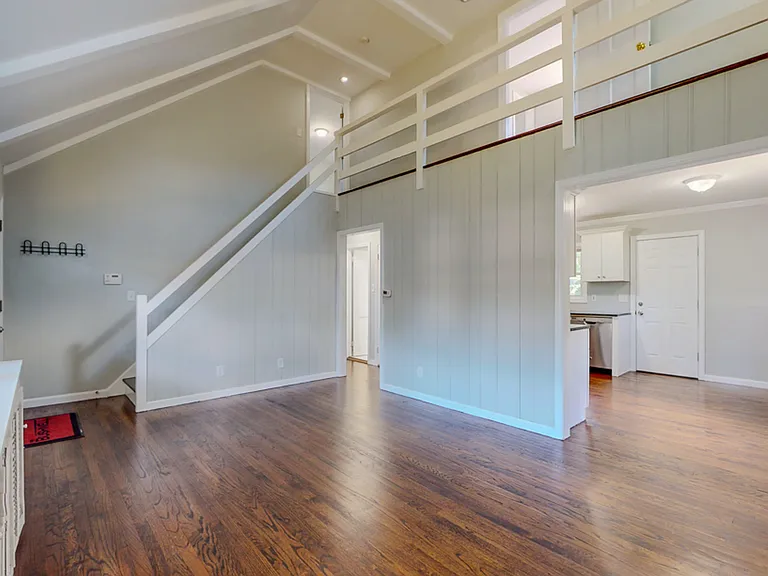 677 Garfield Ave — Photo 9