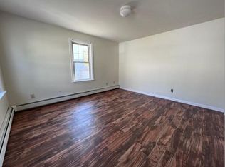 8 Melton St, Pawtucket, RI 02860