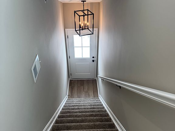 3rd image of 508 Glenhaven Way