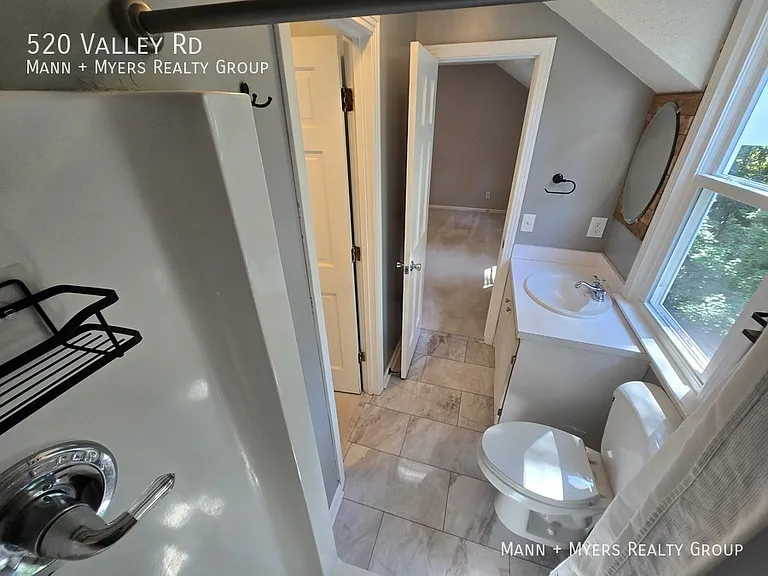 520 Valley Rd — Photo 36