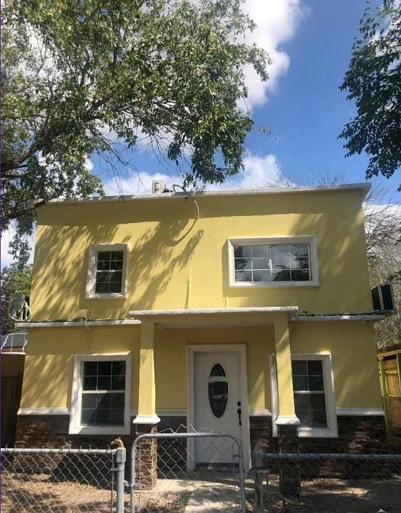 1st image of 406 N Esperanza St