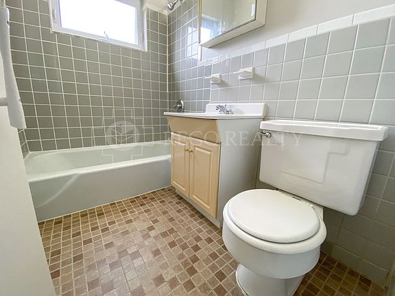 5th image of 55 Morris St APT C1
