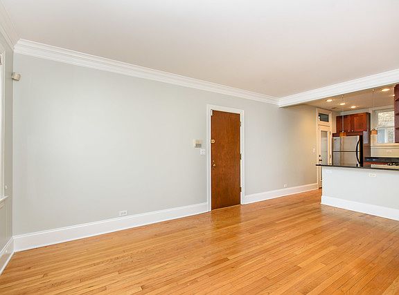 4th image of 1264 W Winona St APT 1A