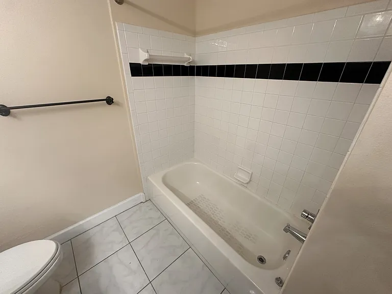 709-240 Bathroom tub Street_06252026