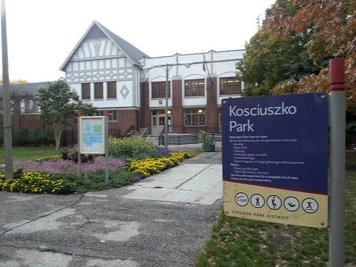 Half a block to the park!