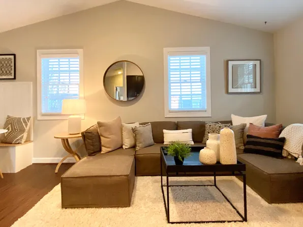 209 Church St SE Floor 2, Leesburg, VA 20175