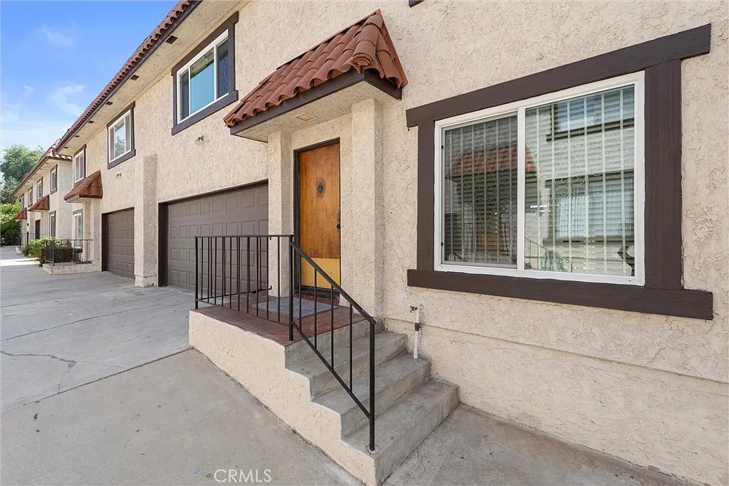 3 bed, 2.5 bath, 1666 sqft, $3,750 — Photo 1