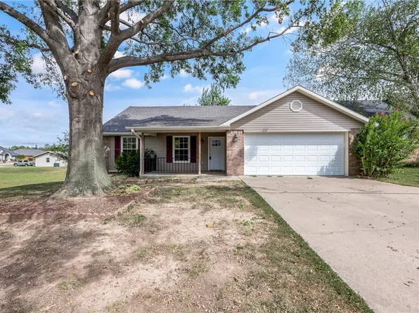 1605 S 20th St, Rogers, AR 72758