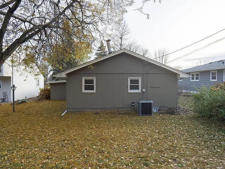 6418 Knoll St N — Photo 20