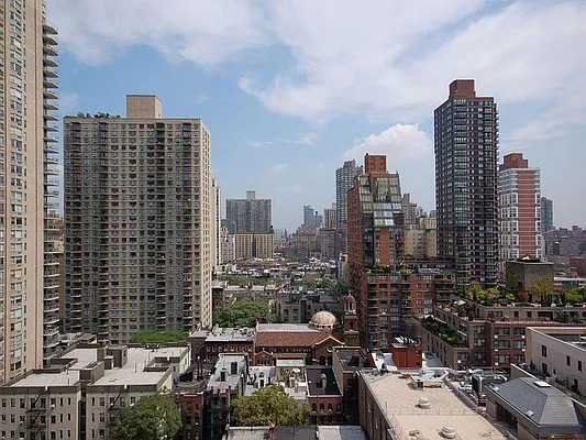 Sold by Sotheby's International Realty | media 5