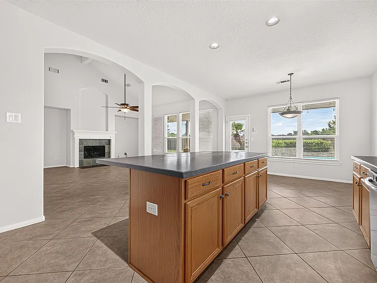 1415 Kennewick Ct — Photo 17