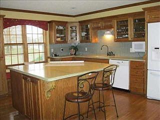 5th image of 105 Brooke Ann Ct