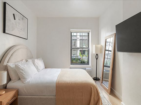 4th image of 216 E 13th St APT 1N