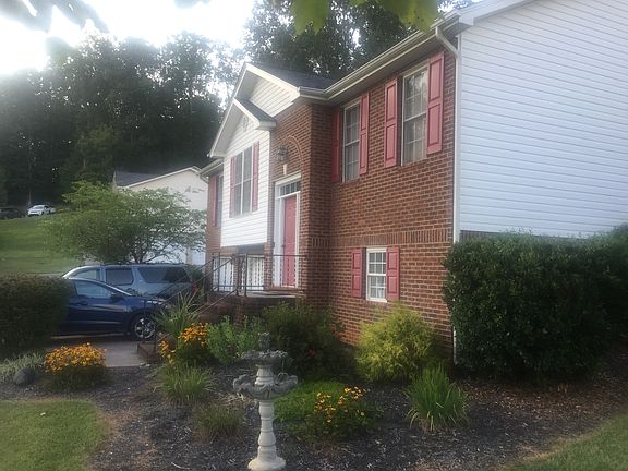 5th image of 176 Ashley Dr