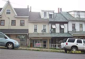 2nd image of 915 W Mulberry St
