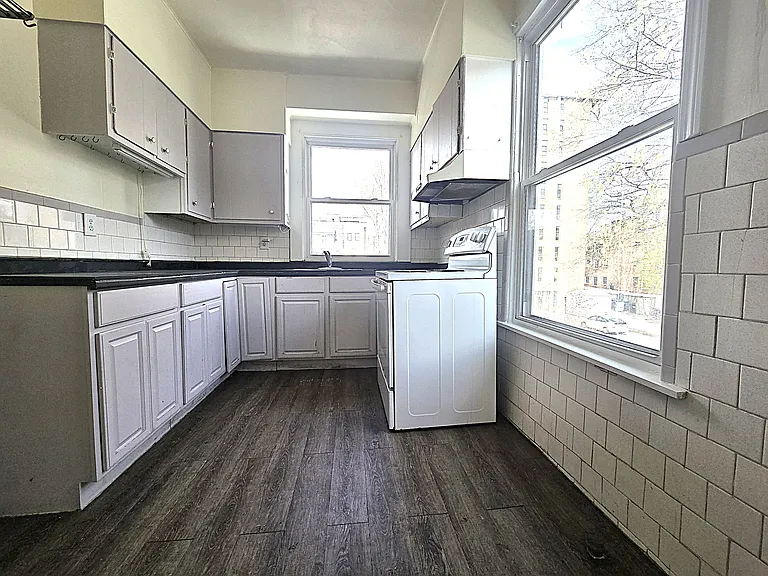45 Auburn St — Photo 12