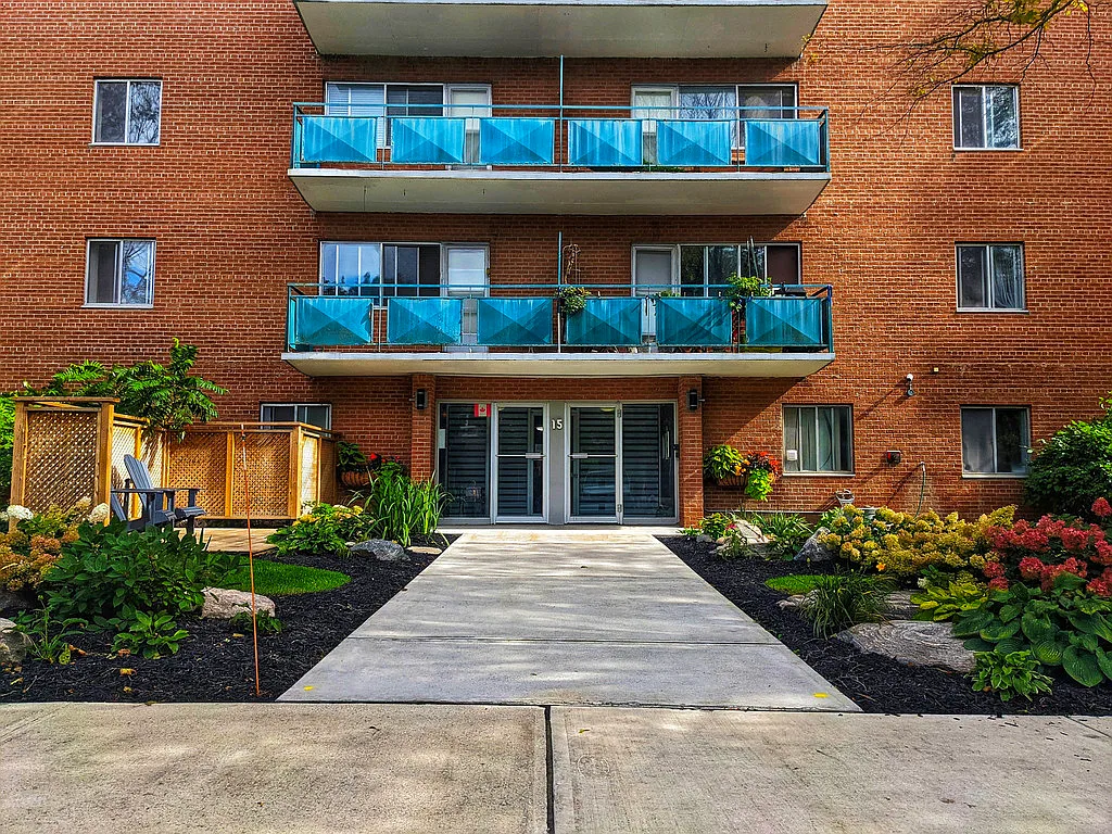 Brookland Towers - 15 Brookland Avenue — Photo 2