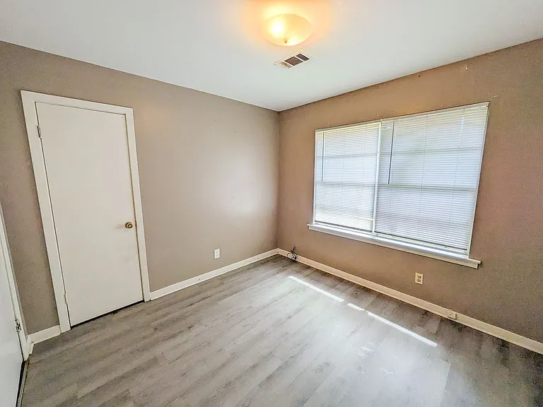 436 Gardenia Ave — Photo 12