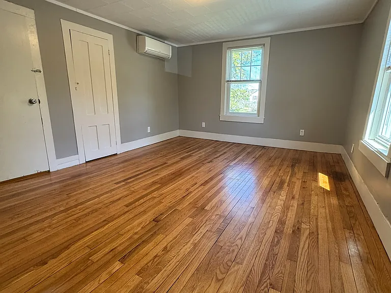 39 Middle St #2 — Photo 9
