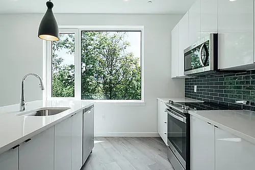 130 Monitor Street — Photo 22
