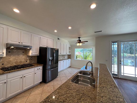 4th image of 4515 Da Vinci St