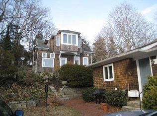 499 River Rd, Mystic, CT 06355